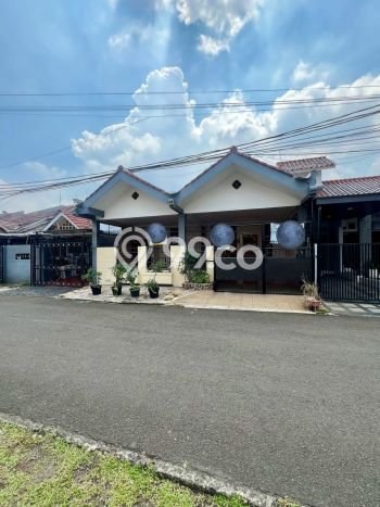 For Sale Rumah 4 Kamar Lokasi Ideal Nyaman dan Strategis di BSD For Sale Rumah 4 Kamar Lokasi Ideal Nyaman dan Strategis di BSD