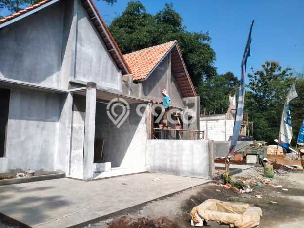 Rumah Nyaman area Gunung Pati, Semarang, Luas 120m² Bangunan 40m² Rumah Nyaman area Gunung Pati, Semarang, Luas 120m² Bangunan 40m²