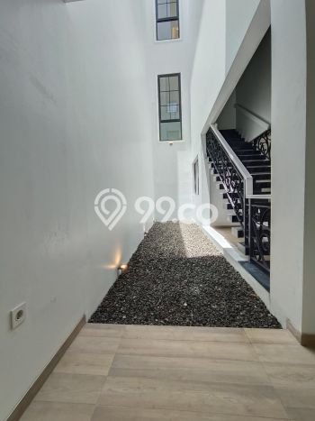Rumah Terawat di Sentul City, Bogor, LT 420m2m², LB 550m2m² Rumah Terawat di Sentul City, Bogor, LT 420m2m², LB 550m2m²