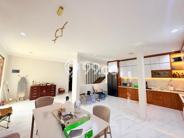 Rumah Mewah LB 250m2 Siap Pakai Desain Elegan di Sentul City, Bogor Rumah Mewah LB 250m2 Siap Pakai Desain Elegan di Sentul City, Bogor