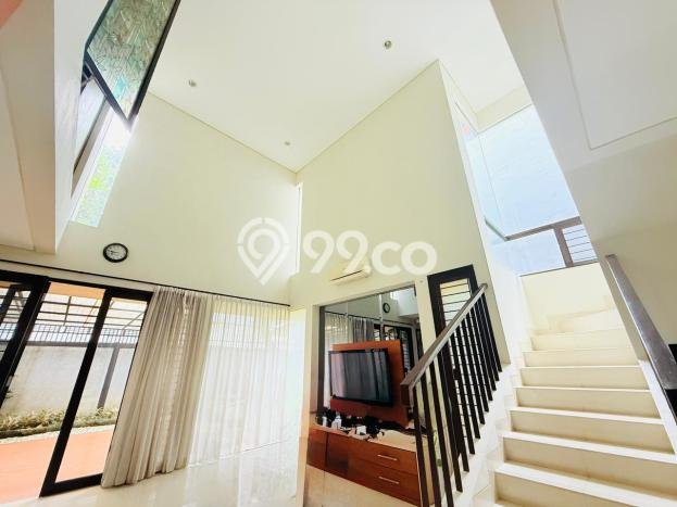 Hunian Elit LB 200m2 Siap Pakai Desain Elegan di Sentul City, Bogor Hunian Elit LB 200m2 Siap Pakai Desain Elegan di Sentul City, Bogor
