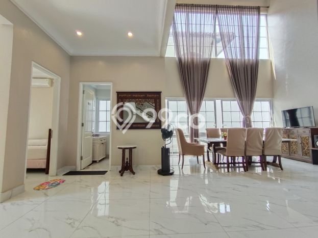 Jual Rumah Luas Elegan Dengan View Eksklusif di Sentul City, Bogor Jual Rumah Luas Elegan Dengan View Eksklusif di Sentul City, Bogor