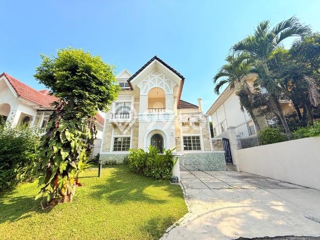 Rumah Luxury Modern Siap Huni di Sentul City Bogor Rumah Luxury Modern Siap Huni di Sentul City Bogor