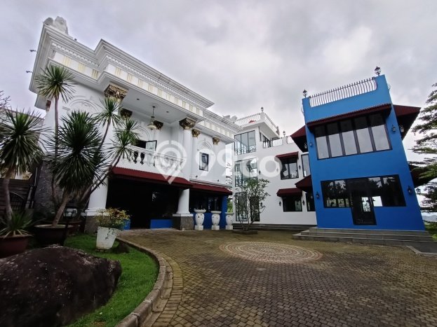 Dijual Rumah Mewah Elegan Dengan View Eksklusif di Sentul City, Bogor Dijual Rumah Mewah Elegan Dengan View Eksklusif di Sentul City, Bogor