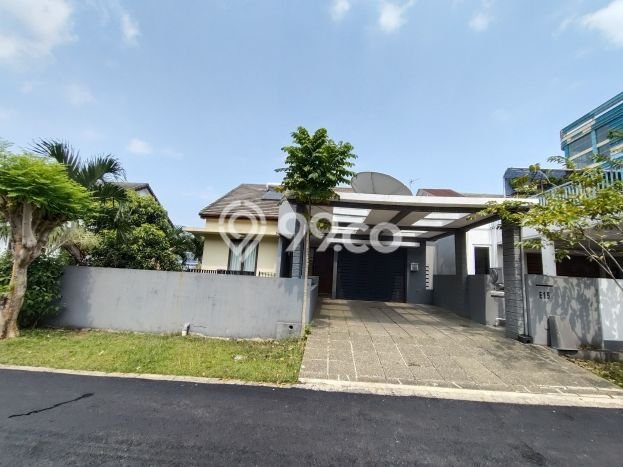 Jual Rumah Mewah Megah Dengan View Cantik di Sentul City, Bogor Jual Rumah Mewah Megah Dengan View Cantik di Sentul City, Bogor
