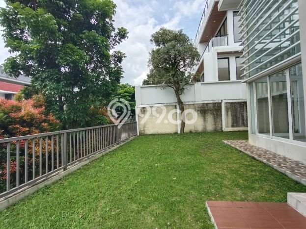 Ready to Use! Premium House LT 396m2 Desain Elegan di Sentul City Ready to Use! Premium House LT 396m2 Desain Elegan di Sentul City