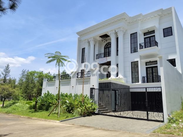 Rumah Terawat di Sentul City, Bogor, LT 420m2m², LB 550m2m² Rumah Terawat di Sentul City, Bogor, LT 420m2m², LB 550m2m²