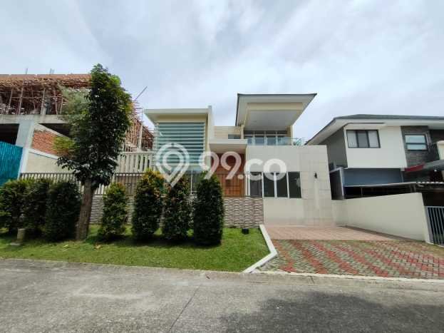 For Sale! Luxury House LT 396m2 Desain Elegan di Sentul City For Sale! Luxury House LT 396m2 Desain Elegan di Sentul City