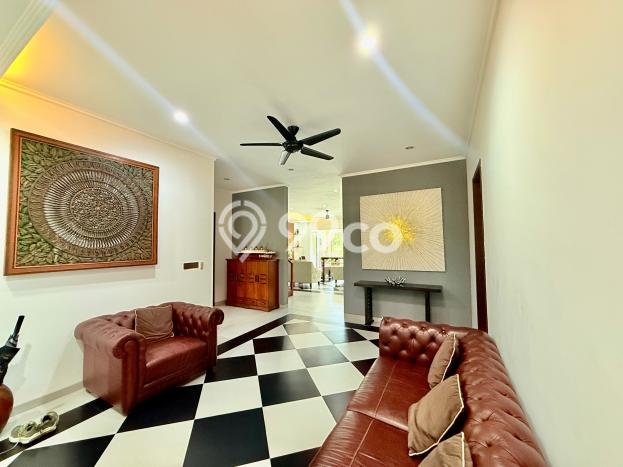 For Sale! Luxury House LT 858m2 Desain Modern di Sentul City For Sale! Luxury House LT 858m2 Desain Modern di Sentul City