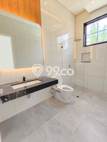 Rumah Terawat di Sentul City, Bogor, LT 420m2m², LB 550m2m² Rumah Terawat di Sentul City, Bogor, LT 420m2m², LB 550m2m²