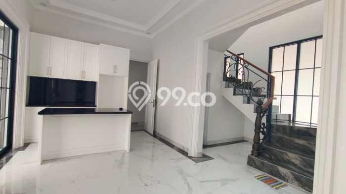 Rumah Mewah LB 250m2 Siap Huni Desain Elegan di Sentul City, Bogor Rumah Mewah LB 250m2 Siap Huni Desain Elegan di Sentul City, Bogor
