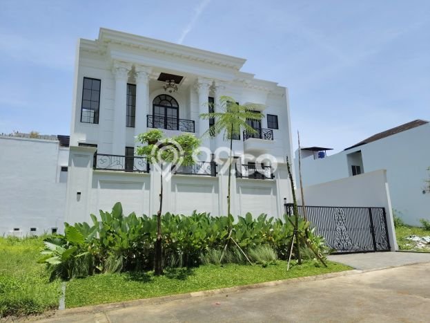 Rumah Terawat di Sentul City, Bogor, LT 420m2m², LB 550m2m² Rumah Terawat di Sentul City, Bogor, LT 420m2m², LB 550m2m²