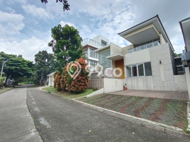 Ready to Use! Premium House LT 396m2 Desain Elegan di Sentul City Ready to Use! Premium House LT 396m2 Desain Elegan di Sentul City