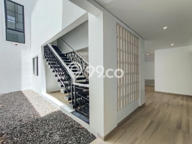 Rumah Terawat di Sentul City, Bogor, LT 420m2m², LB 550m2m² Rumah Terawat di Sentul City, Bogor, LT 420m2m², LB 550m2m²