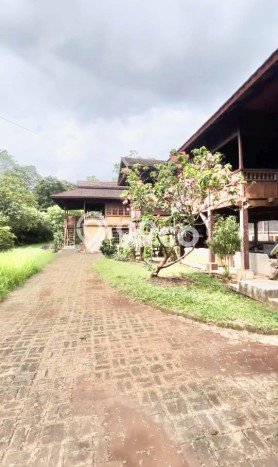 Best Deal Hunian Mewah Ideal dan Luas di Pasar Rebo, Jakarta Timur Best Deal Hunian Mewah Ideal dan Luas di Pasar Rebo, Jakarta Timur
