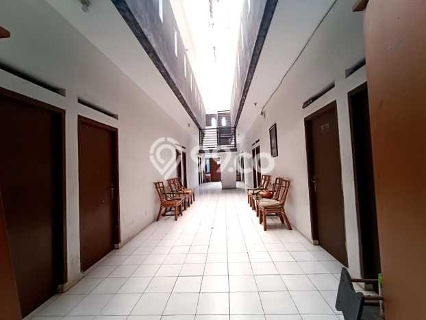 Hunian Elit LB 300m2 Siap Pakai Desain Elegan di Kukusan, Depok Hunian Elit LB 300m2 Siap Pakai Desain Elegan di Kukusan, Depok