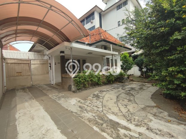 Rumah Mewah LB 300m2 Siap Pakai Desain Elegan di Cikini, Jakarta Pusat Rumah Mewah LB 300m2 Siap Pakai Desain Elegan di Cikini, Jakarta Pusat
