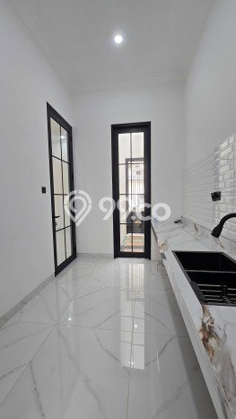 Rumah Elit Modern Tanpa Renovasi di Mulyosari Surabaya Rumah Elit Modern Tanpa Renovasi di Mulyosari Surabaya