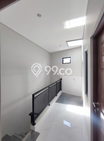 Rumah Luas Asri 3 KT Siap Huni di Taman Mini Jakarta Timur Rumah Luas Asri 3 KT Siap Huni di Taman Mini Jakarta Timur