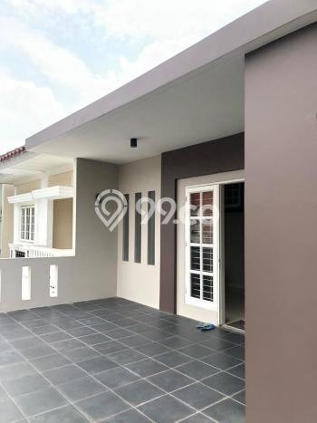 Ready to Use! Luxury House LT 180m2 Desain Elegan di Kota Wisata Ready to Use! Luxury House LT 180m2 Desain Elegan di Kota Wisata
