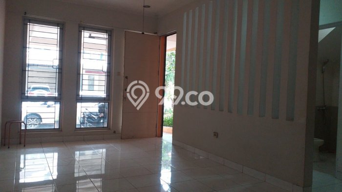 PENAWARAN TERBAIK! Rumah Strategis area Kota Wisata, Luas 136m² Bangunan 180m² PENAWARAN TERBAIK! Rumah Strategis area Kota Wisata, Luas 136m² Bangunan 180m²