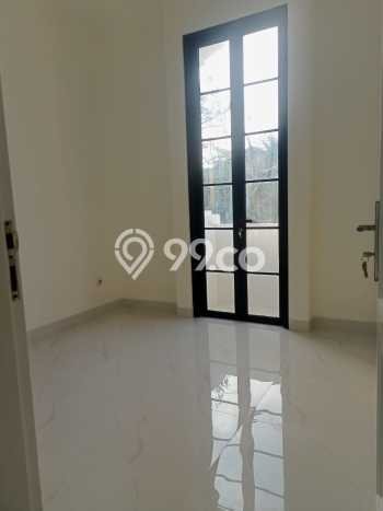 Rumah Strategis di Kota Wisata, Bogor, LT 136m2m² Bangunan 200m2m² - HARGA NEGO! Rumah Strategis di Kota Wisata, Bogor, LT 136m2m² Bangunan 200m2m² - HARGA NEGO!