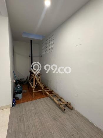 Jual Rumah Eksklusif 2 KT di Raffles Hills, Jakarta Timur Jual Rumah Eksklusif 2 KT di Raffles Hills, Jakarta Timur