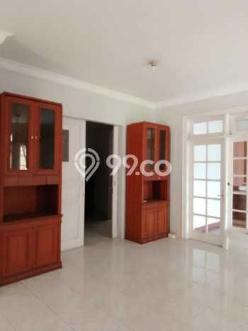 Rumah Elit LB 500m2 Siap Pakai Desain Elegan di Legenda Wisata, Bogor Rumah Elit LB 500m2 Siap Pakai Desain Elegan di Legenda Wisata, Bogor