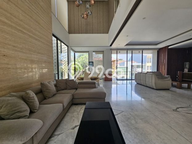Hunian Mewah LB 900m2 Siap Pakai Desain Elegan di Pluit, Jakarta Utara Hunian Mewah LB 900m2 Siap Pakai Desain Elegan di Pluit, Jakarta Utara