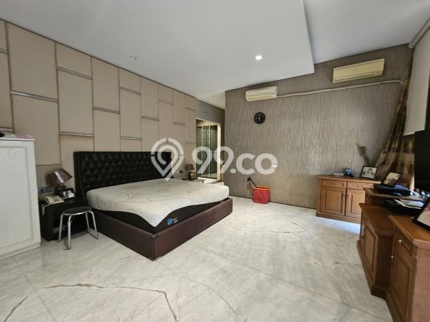 Hunian Mewah LB 900m2 Siap Pakai Desain Elegan di Pluit, Jakarta Utara Hunian Mewah LB 900m2 Siap Pakai Desain Elegan di Pluit, Jakarta Utara