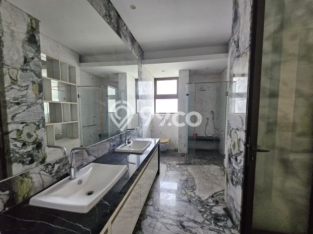 Hunian Mewah LB 900m2 Siap Pakai Desain Elegan di Pluit, Jakarta Utara Hunian Mewah LB 900m2 Siap Pakai Desain Elegan di Pluit, Jakarta Utara