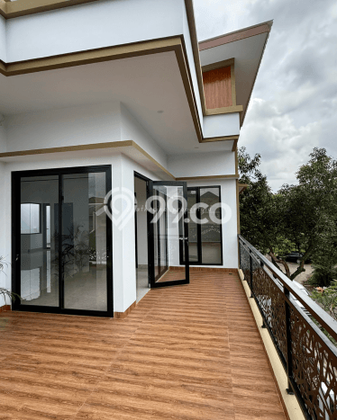 Hot Offer Hunian Mewah Ideal dan Luas di BSD, Tangerang Selatan Hot Offer Hunian Mewah Ideal dan Luas di BSD, Tangerang Selatan