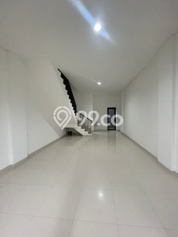 Ruko Hadap Jalan Greenwich Business Park, Dikelilingi Cluster Mewah Bsd Ruko Hadap Jalan Greenwich Business Park, Dikelilingi Cluster Mewah Bsd
