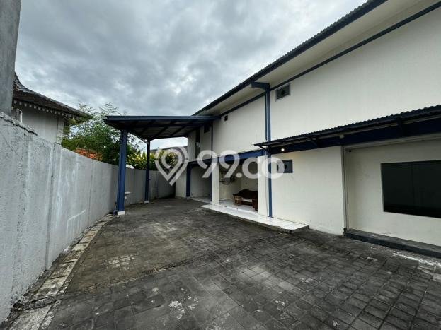 Gudang di Kerobokan, Luas 692m², Pusat Bisnis, Posisi Strategis Gudang di Kerobokan, Luas 692m², Pusat Bisnis, Posisi Strategis