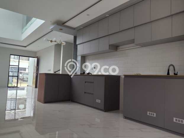 Rumah Mewah LB 250m2 Siap Huni Desain Elegan di Setiabudi, Bandung Rumah Mewah LB 250m2 Siap Huni Desain Elegan di Setiabudi, Bandung