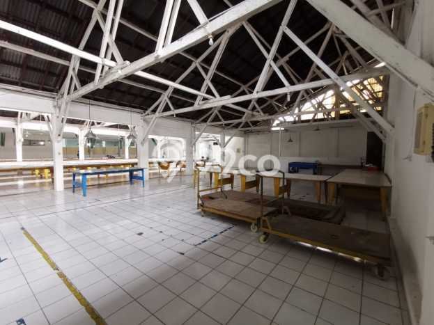 Disewakan Gudang komersial di Bandung Kulon luas bangunan 2200m2 Disewakan Gudang komersial di Bandung Kulon luas bangunan 2200m2