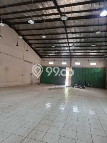 Unit Gudang Disewakan di Moch Toha di Area Ramai & Strategis Unit Gudang Disewakan di Moch Toha di Area Ramai & Strategis