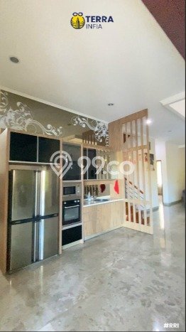 Rumah Mewah LB 475m2 Siap Pakai Desain Elegan di Dago, Bandung Rumah Mewah LB 475m2 Siap Pakai Desain Elegan di Dago, Bandung