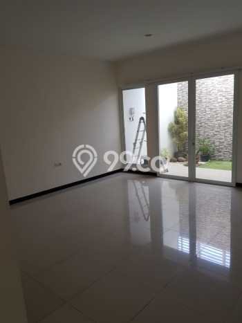 Dijual Hunian Rumah Terawat 3 Kamar di Mekar Wangi, Bandung Dijual Hunian Rumah Terawat 3 Kamar di Mekar Wangi, Bandung