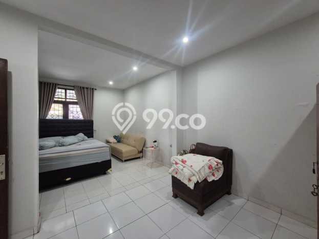 Rumah Modern 4 KT di Taman Kopo Indah Bandung Semi Furnished Rumah Modern 4 KT di Taman Kopo Indah Bandung Semi Furnished