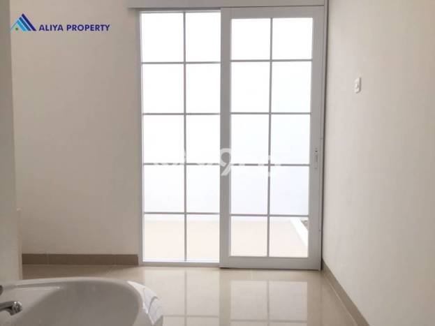 Rumah Modern Cantik 3 KT Bisa Langsung Pindah di Duren Sawit Rumah Modern Cantik 3 KT Bisa Langsung Pindah di Duren Sawit