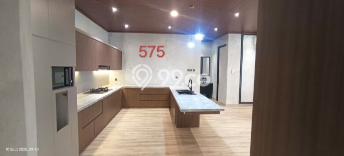 Rumah Mewah LB 345m2 Siap Pakai Desain Elegan di Pondok Indah, Jakarta Selatan Rumah Mewah LB 345m2 Siap Pakai Desain Elegan di Pondok Indah, Jakarta Selatan