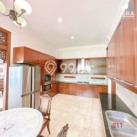 Disewakan Rumah Nyaman LT 1200m2 / LB 1000m2 di Pondok Indah, Jakarta Selatan Disewakan Rumah Nyaman LT 1200m2 / LB 1000m2 di Pondok Indah, Jakarta Selatan