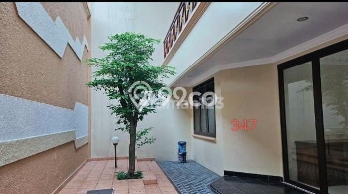 KESEMPATAN TERBAIK! Rumah area Tanjung Barat, 4 KT, Siap Huni, Luas 320m² LB 450m² KESEMPATAN TERBAIK! Rumah area Tanjung Barat, 4 KT, Siap Huni, Luas 320m² LB 450m²