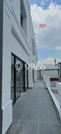 Ruko Disewa di Jakarta Selatan dengan LB 163m2 Area Komersial Ramai Ruko Disewa di Jakarta Selatan dengan LB 163m2 Area Komersial Ramai