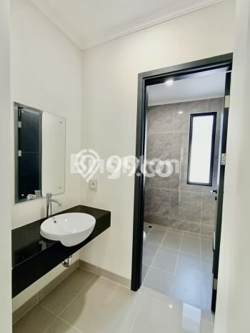 Jual Rumah Luas Elegan Dengan View Cantik di Gading Serpong, Tangerang Jual Rumah Luas Elegan Dengan View Cantik di Gading Serpong, Tangerang