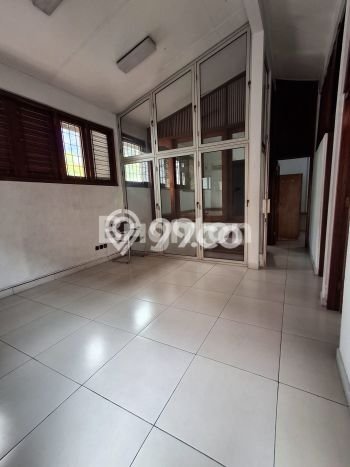 Rumah Luxury Modern Tanpa Renovasi di Puri Indah Jakarta Barat Rumah Luxury Modern Tanpa Renovasi di Puri Indah Jakarta Barat