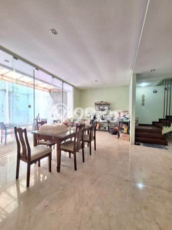 Rumah Elit LB 300m2 Siap Pakai Desain Elegan di Lebak Bulus, Jakarta Selatan Rumah Elit LB 300m2 Siap Pakai Desain Elegan di Lebak Bulus, Jakarta Selatan