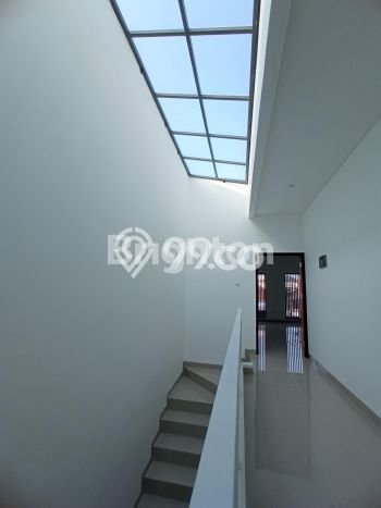 Dijual Rumah Eksklusif 4 KT di Meruya, Jakarta Barat Dijual Rumah Eksklusif 4 KT di Meruya, Jakarta Barat
