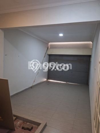 Rumah Elit Modern Tanpa Renovasi di Meruya Jakarta Barat Rumah Elit Modern Tanpa Renovasi di Meruya Jakarta Barat